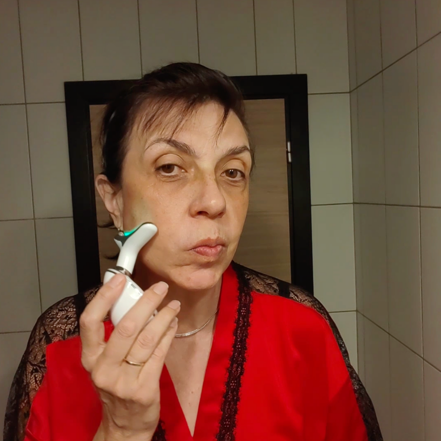 Dispozitiv de îngrijire facială cu LED TopSkin